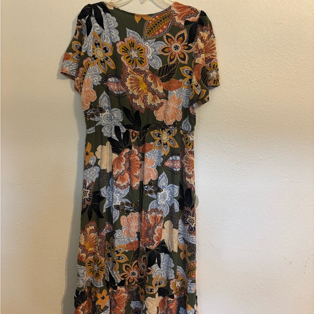 Floral Green Maxi Dress - Picture 2 of 5